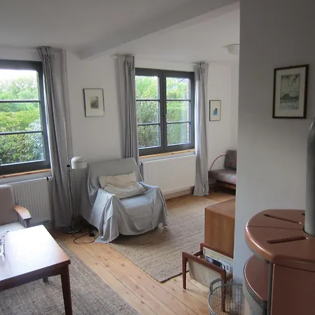 Neu! Mit Naturgarten Semesterbostad